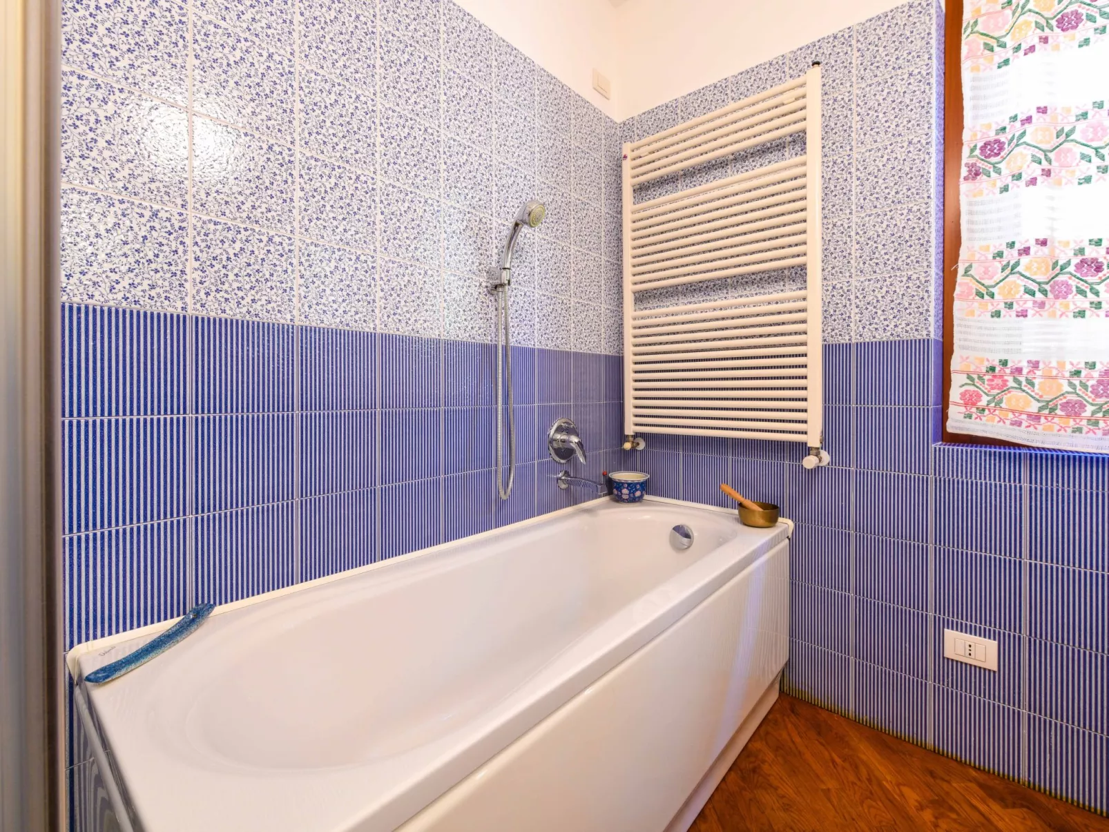 'Silvia2' mit privatem Balkon-Binnen