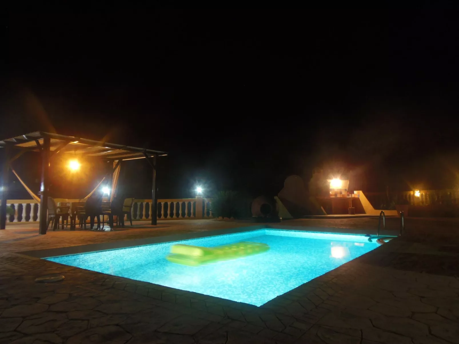 "Villa Calena" mit Garten-Buiten