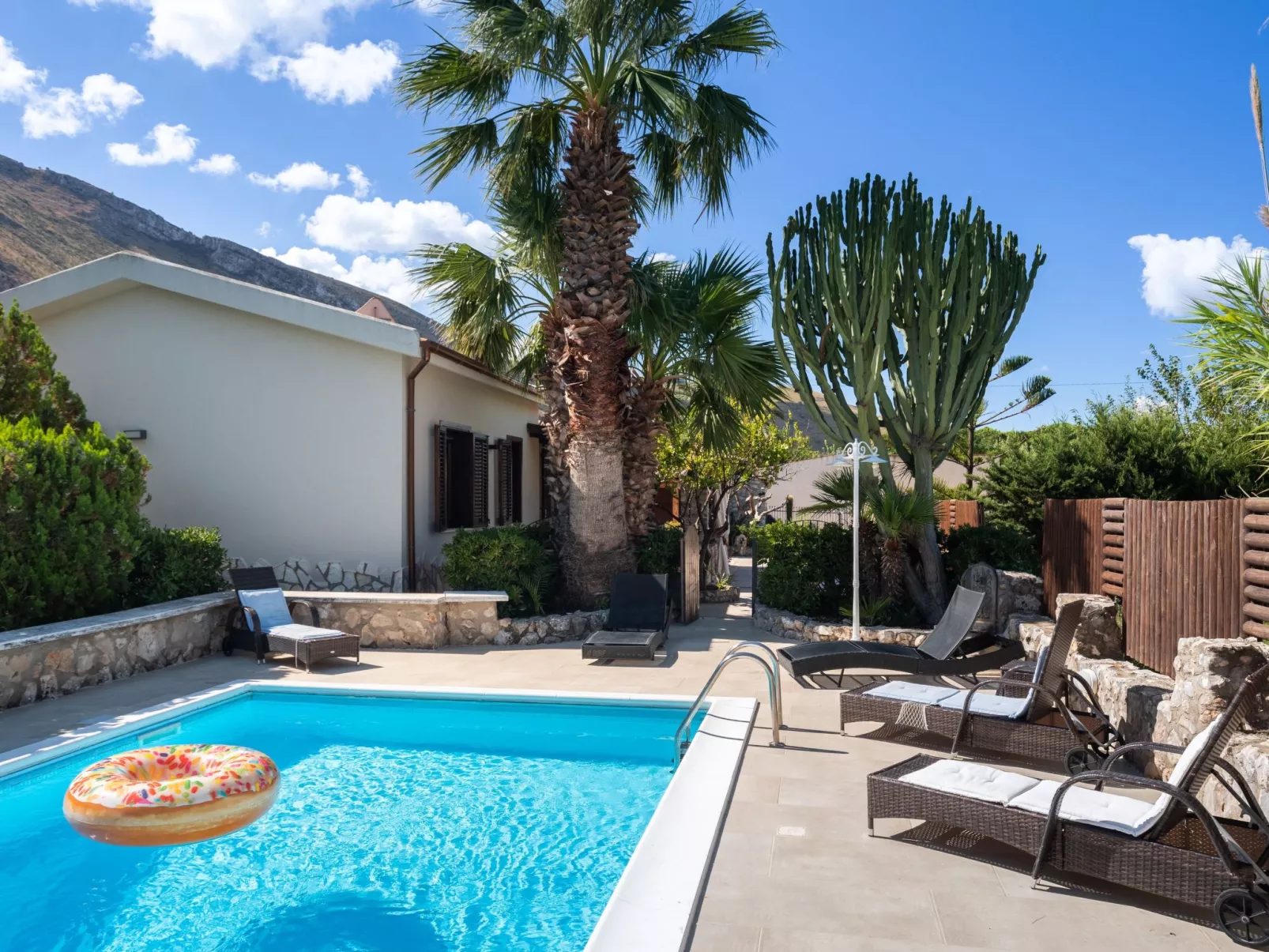 Ferienvilla "Nicole" mit Blick auf das Wasser-Image-tags.info