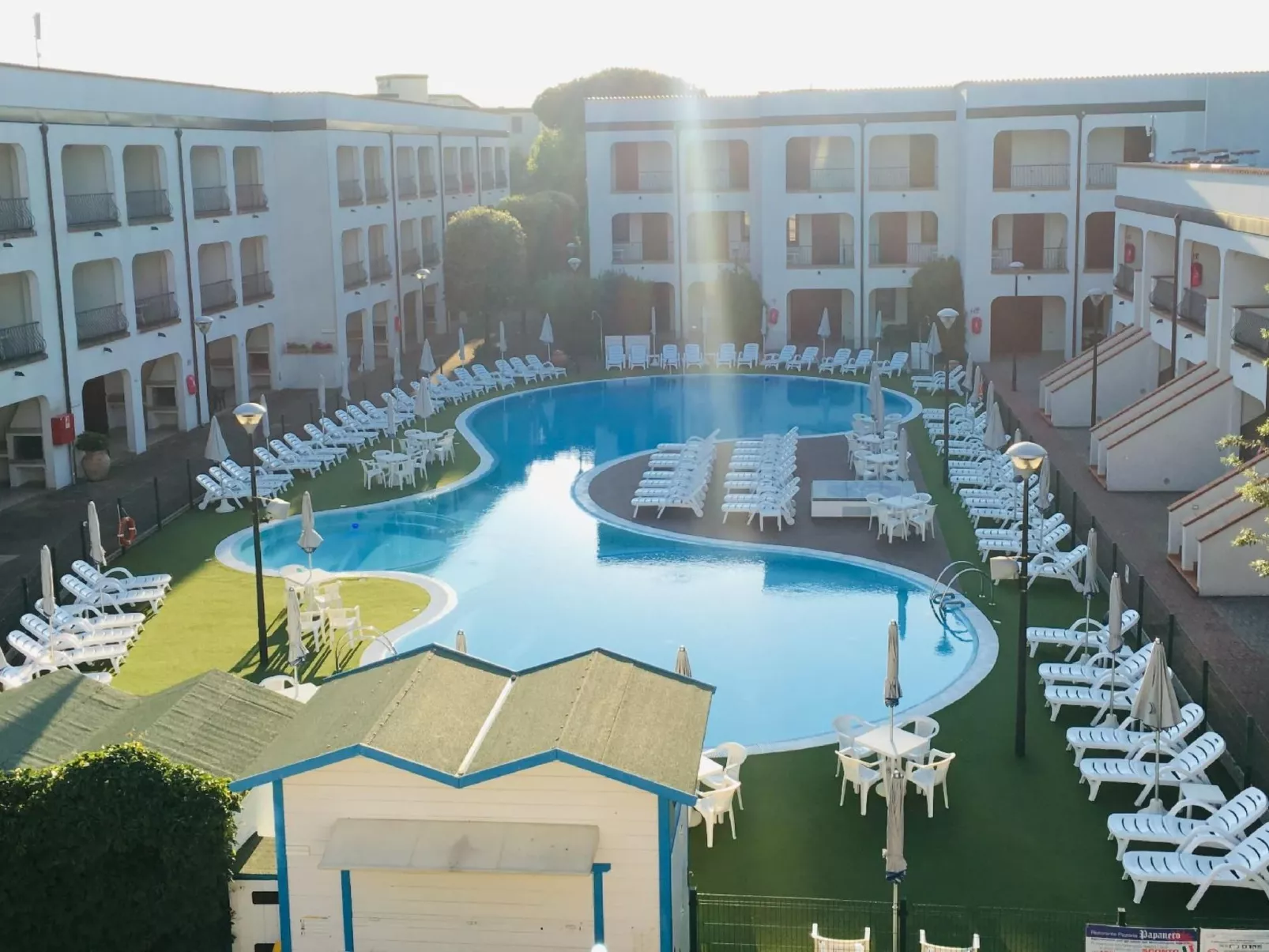 In Lido Di Spina mit Möbliertem Balkon-Buiten
