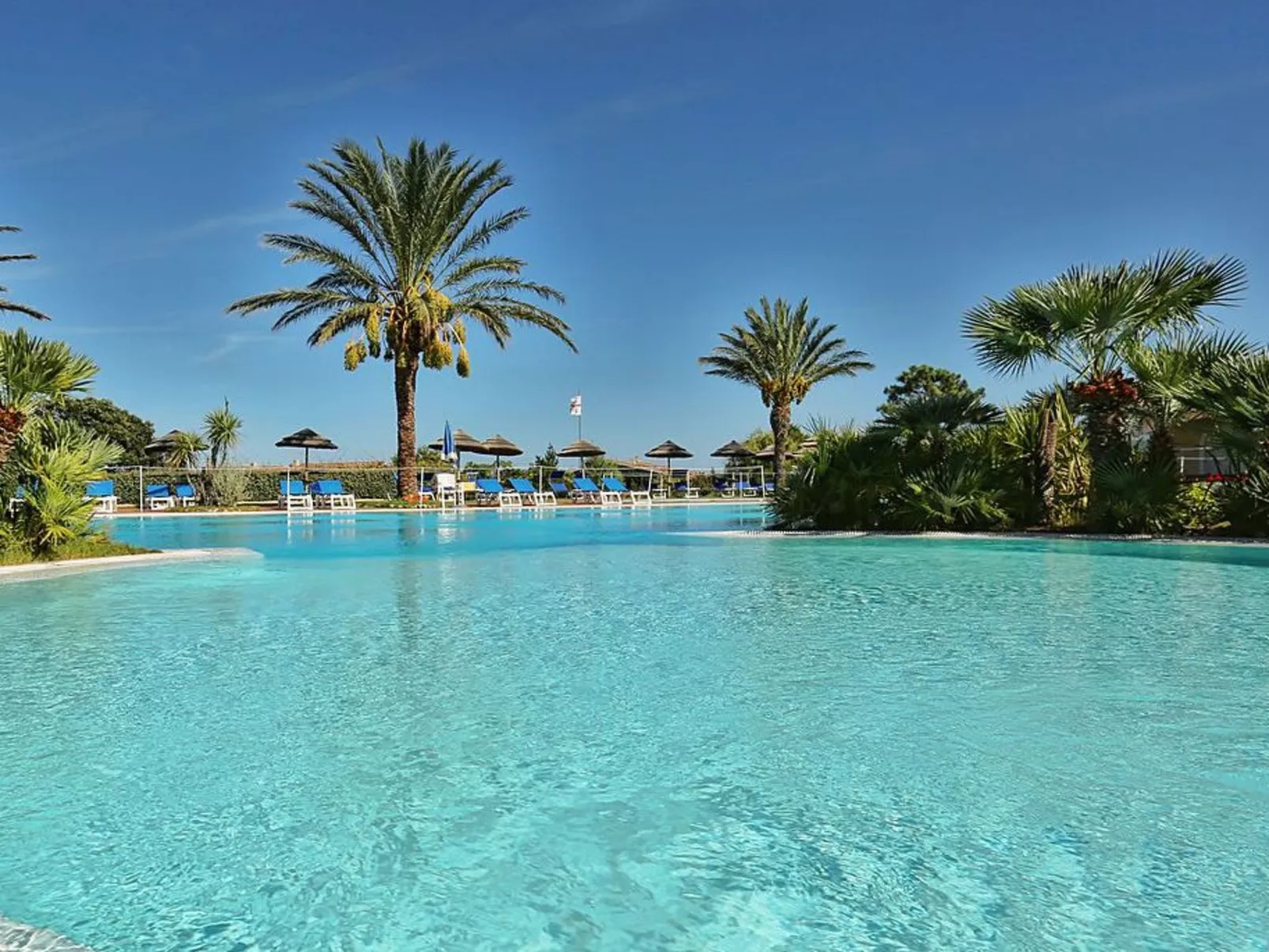 Apt. Eldi SA, mit gemeinsamem Schwimmbad-Image-tags.info