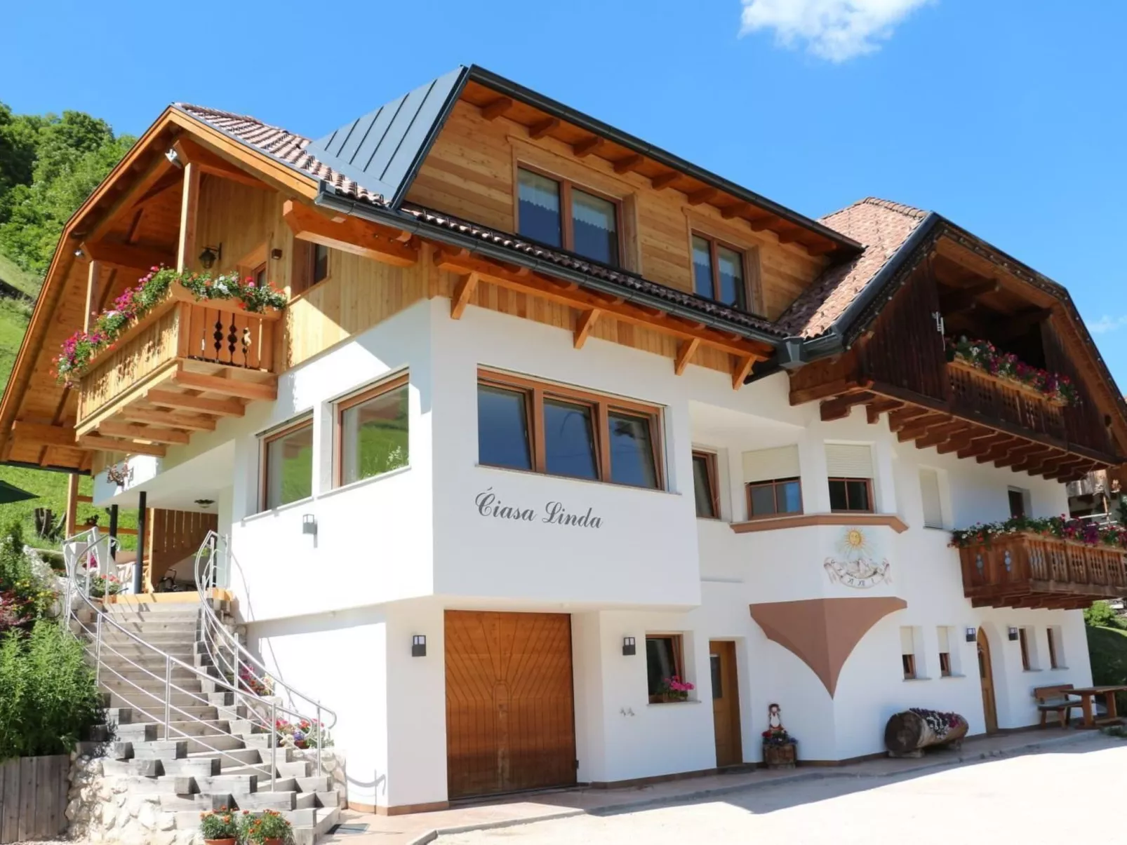 Wohnung "Ciasa Linda App. 1"-Buiten