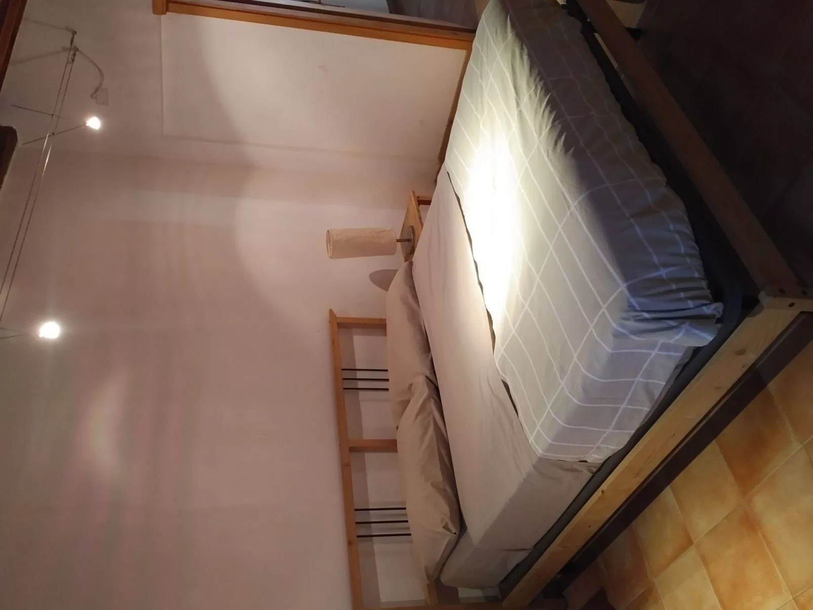 Zweijährige Terrassenwohnung-Binnen