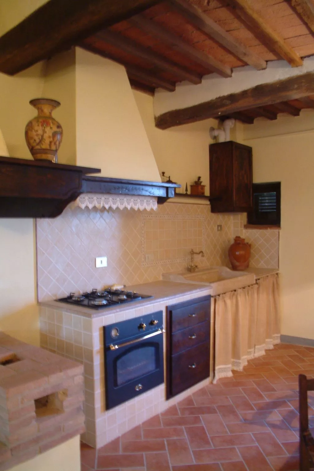 Villa 'Cimpoli casa' mit Garten und Grill-Binnen