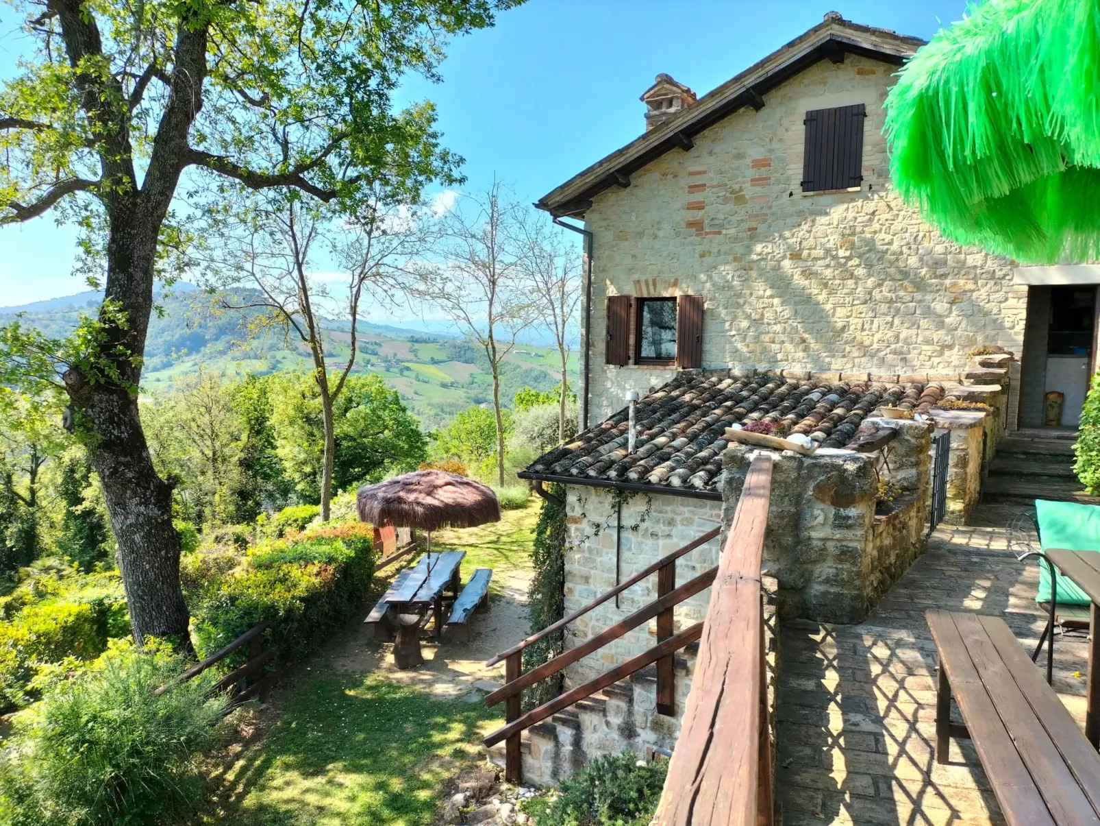 Charmantes Bauernhaus in Penna San Giovanni-Buiten