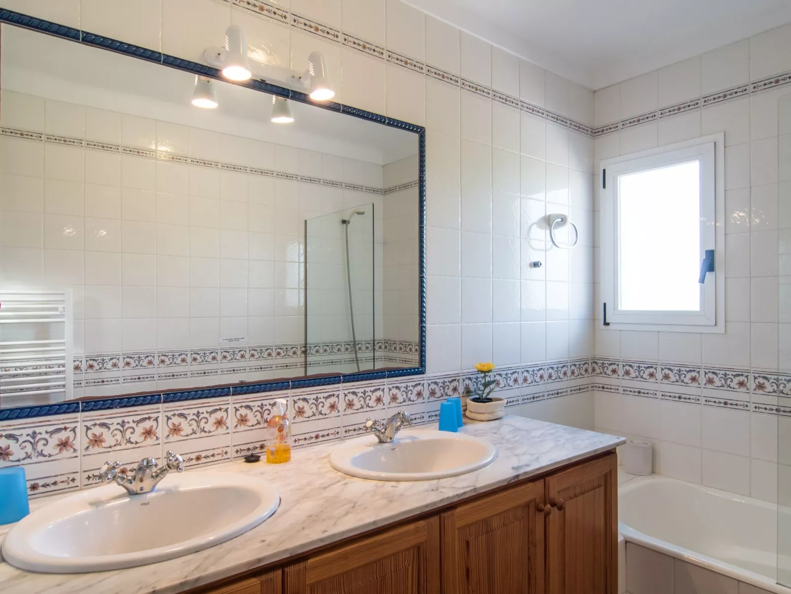 Fantastische Finca mit überdachter Terrasse-Binnen