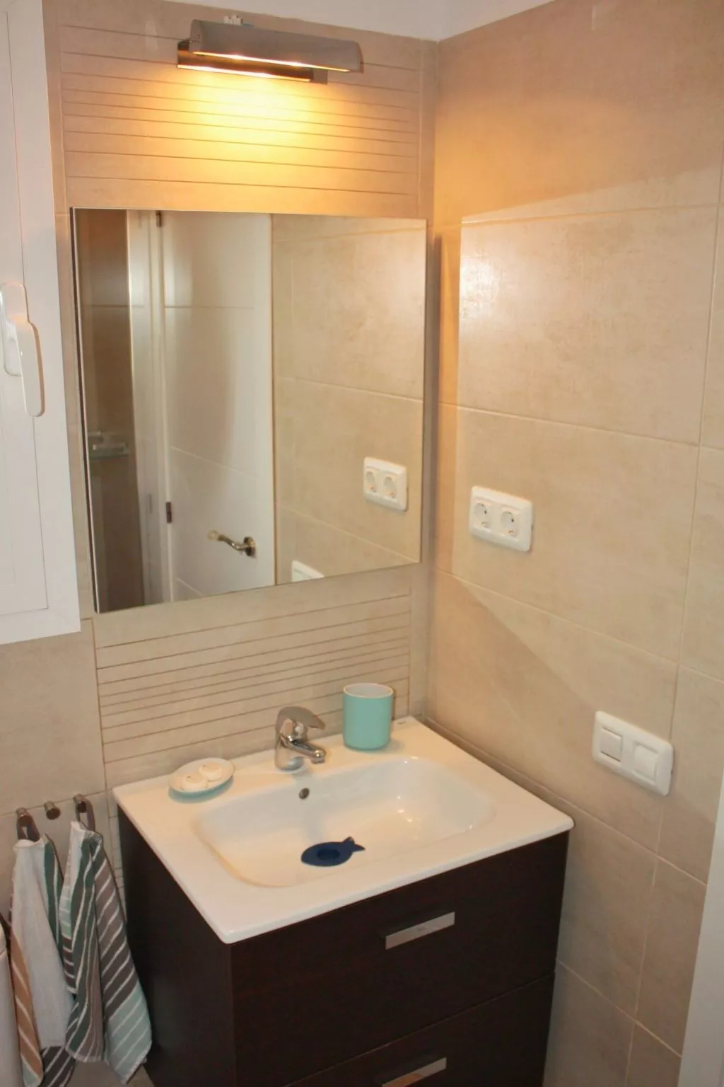 Bungalow auf einem Felsen direkt am Meer-Binnen