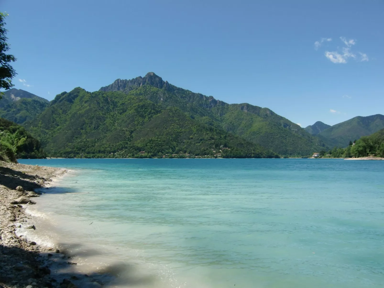 Erdgeschosswohnung mit Seeblick-Buiten