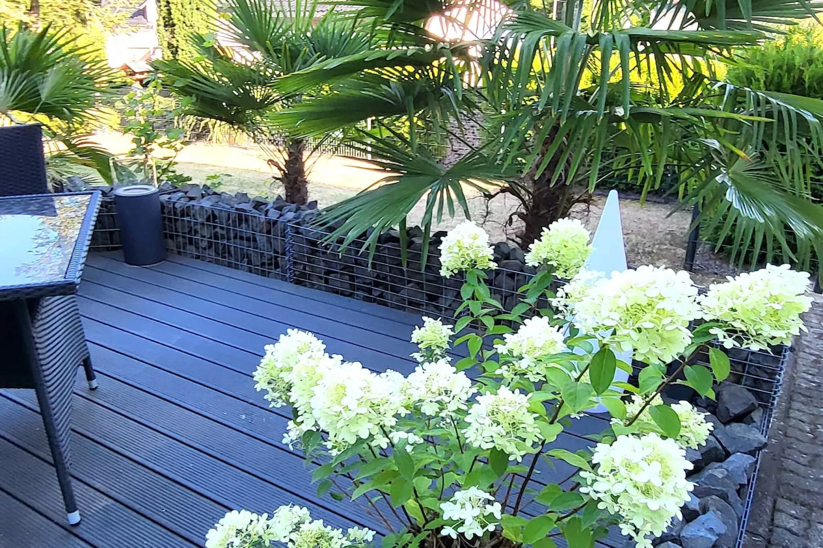 Ferienwohnung Bluzi im Westerwald-Terrasbalkon