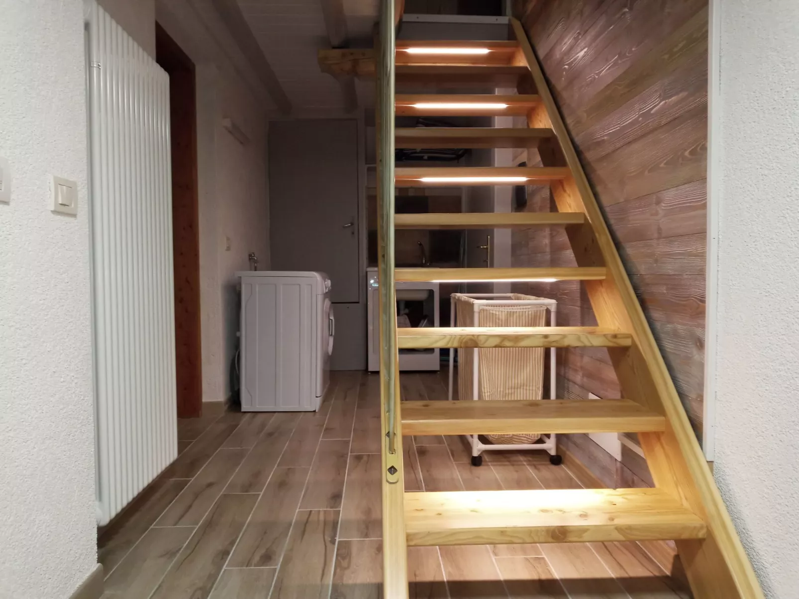 Freistehendes Haus mit eingezäuntem Privatgarten-Binnen