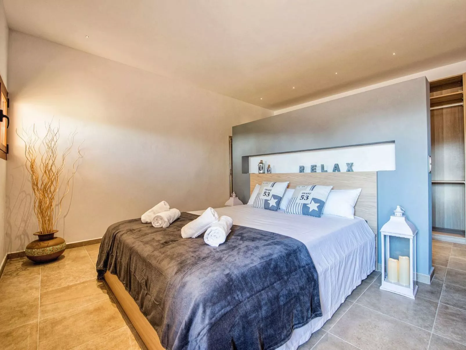 Luxuriöse Finca im modernen Stil mit Pool und Klimaanlage-Binnen