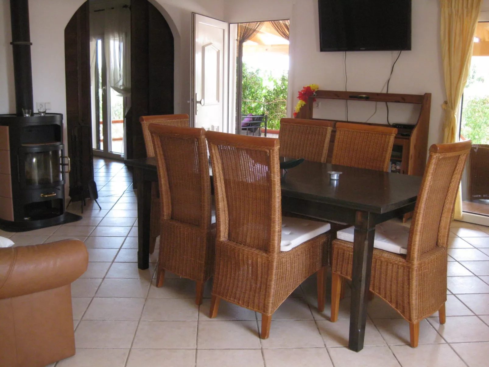 Ferienvilla mit Garten, Grill und Terrasse-Binnen