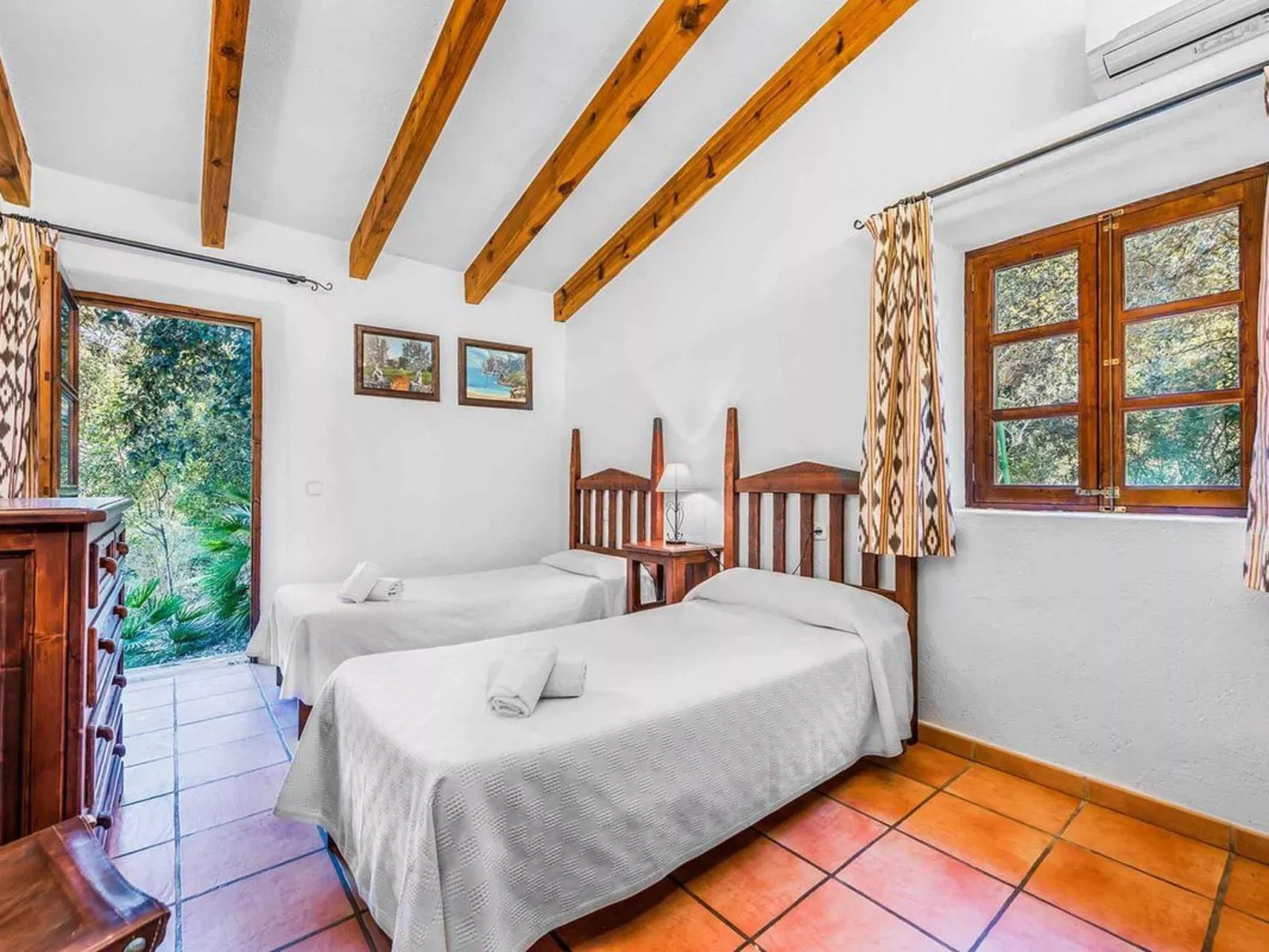 Finca Tomas, Cala Sant Vicenç-Binnen