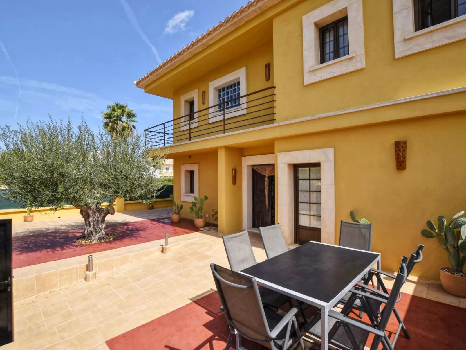 Schöne Villa mit Pool in der Nähe des Strandes-Image-tags.info