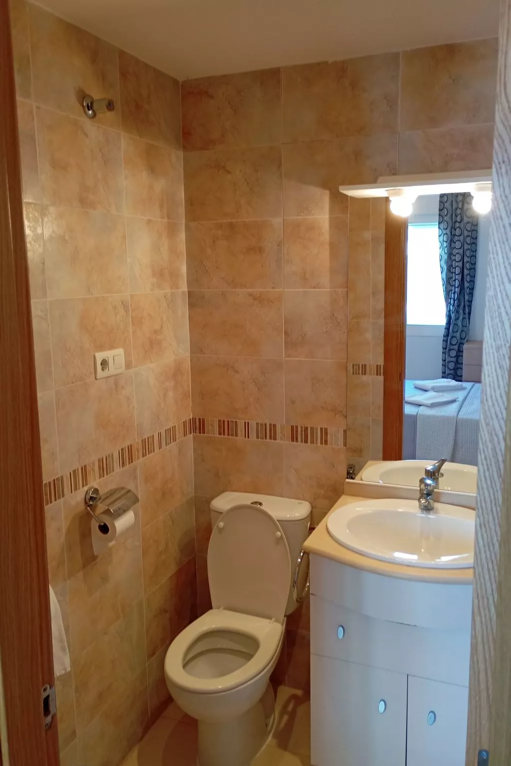 Drei-Schlafzimmer-Wohnung mit Blick auf das Meer-Binnen