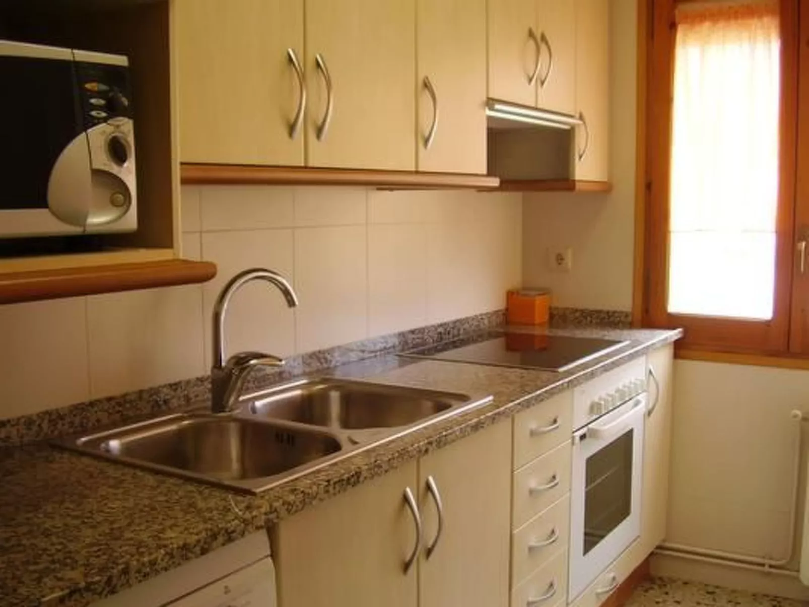 Cal Serveró 2-Binnen