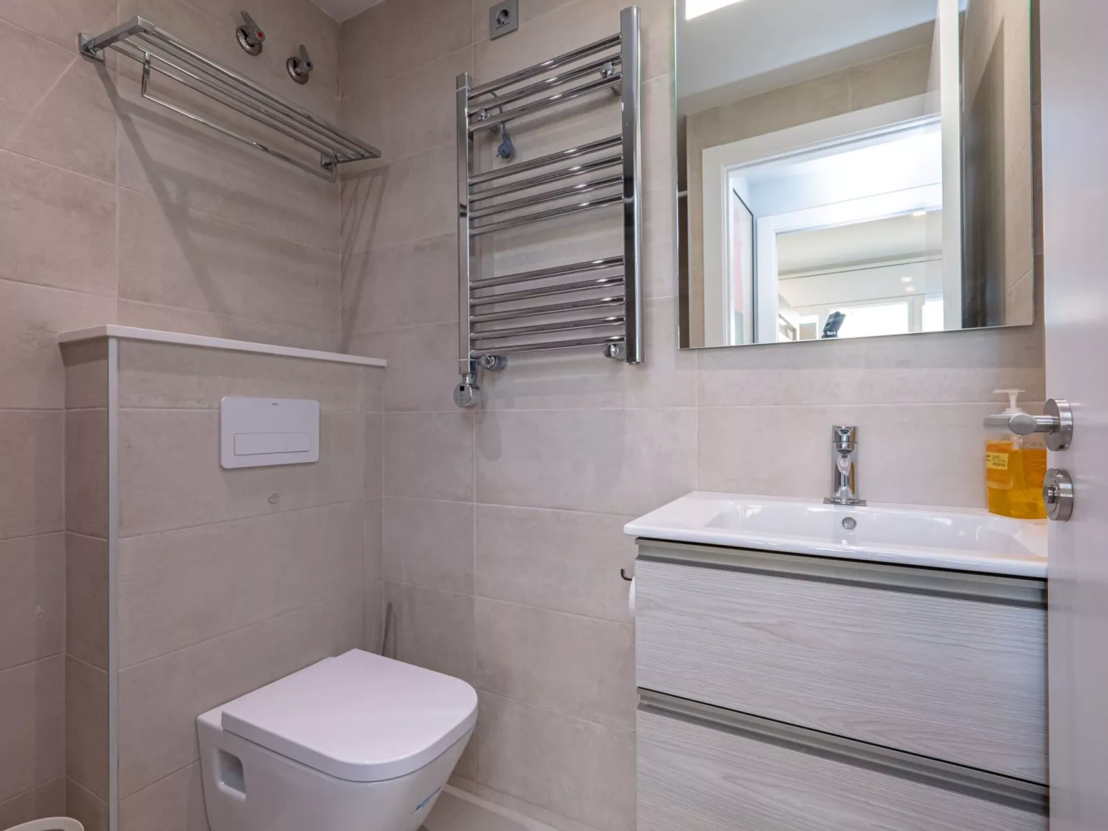 Costabravaforrent Marina, schöne Wohnung in erster Meereslinie-Binnen