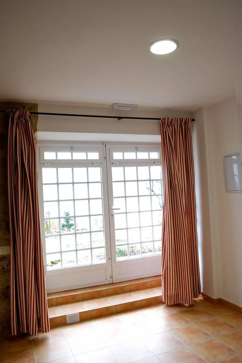 Mit Wasserblick-Binnen