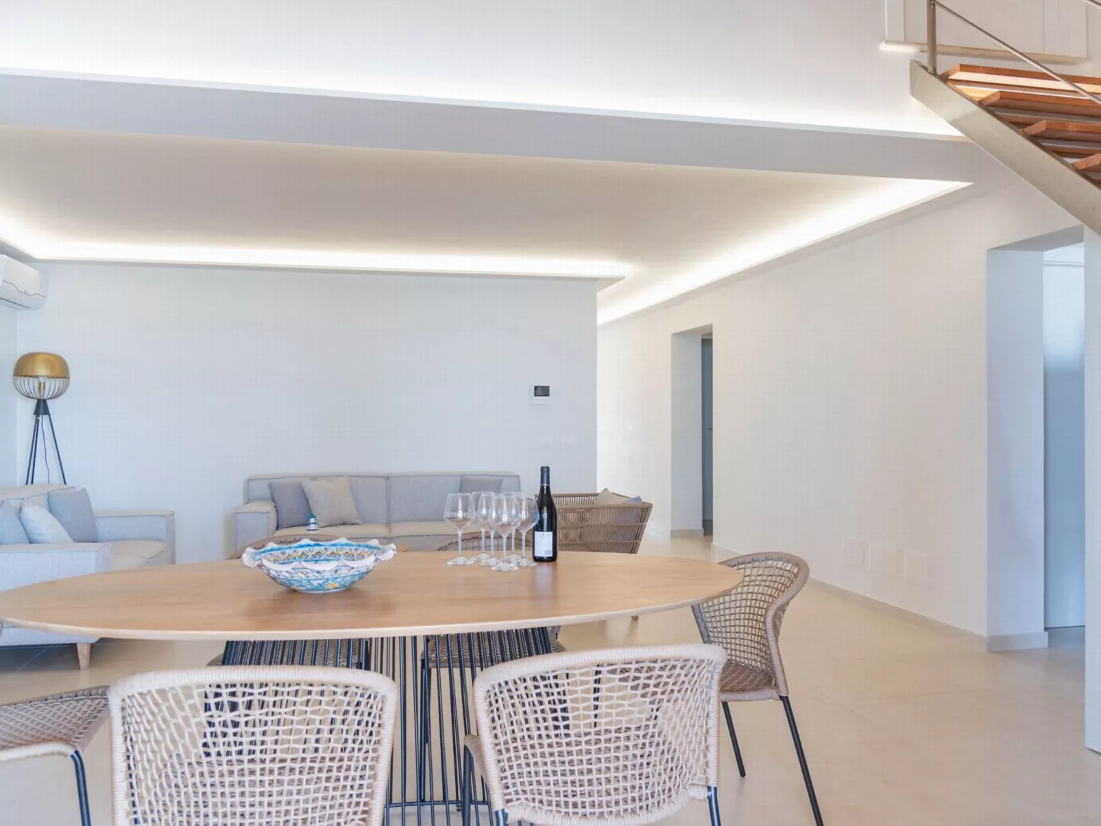 Komfortable und moderne Villa am Strand-Image-tags.info