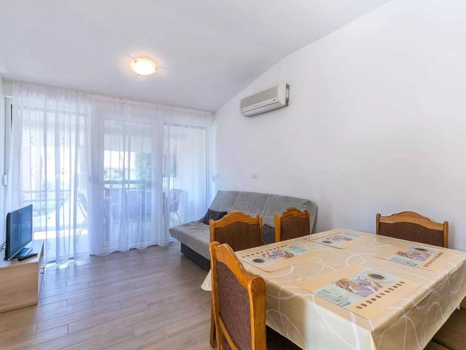 Für 5 Personen ca. 50 m&sup2; in Medulin, Istrien (Medulin und Umgebung)-Binnen