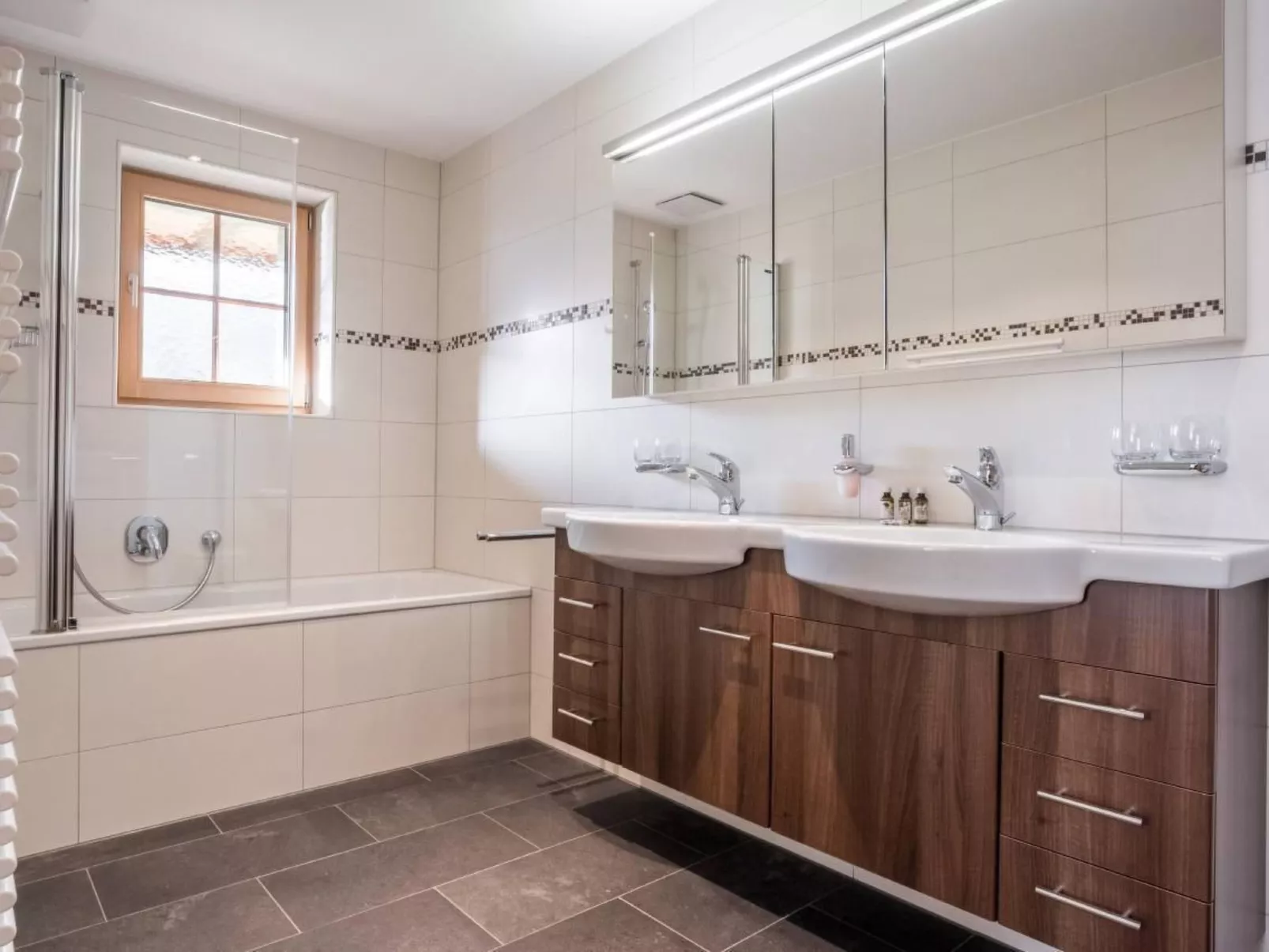 Apartment Bränderli 4.5-Binnen