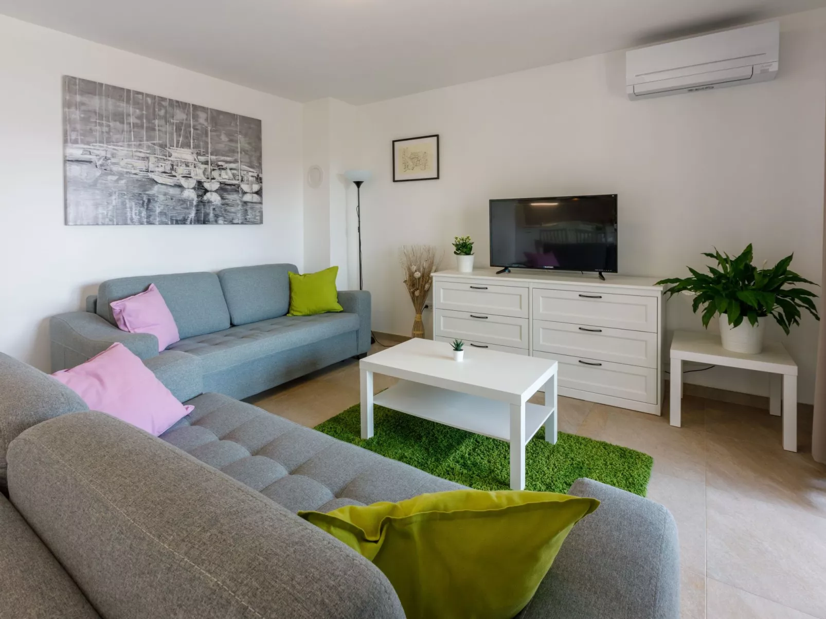 Wohnung im Erdgeschoss mit Terrasse-Binnen