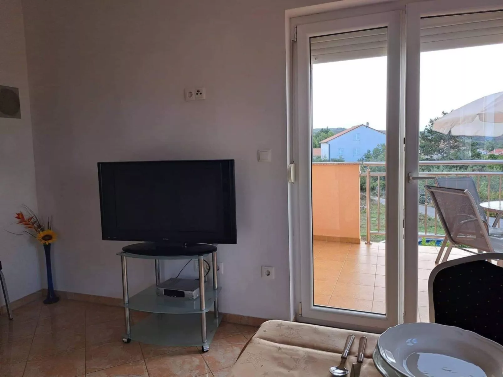 Wunderschöne Ferienwohnung, mit Meerblick und Pool-Binnen