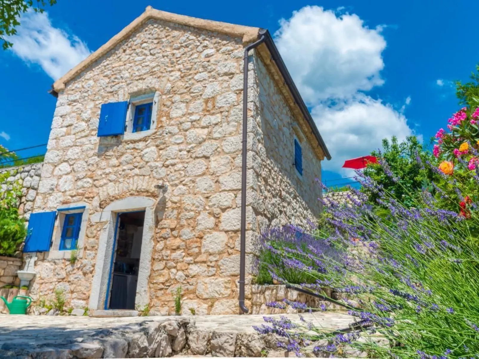 "Villa Ivanka" mit Blick auf das Wasser-Buiten
