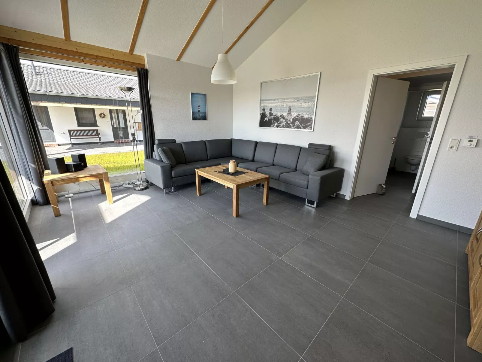 G6 Freistehendes Haus mit Garten und Wallbox-Binnen