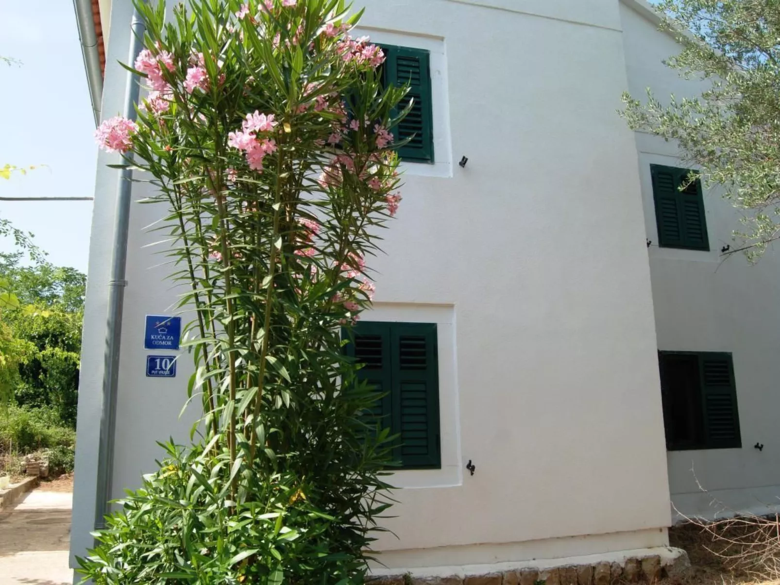 Rustikales Haus in Lukoran mit privatem Parkplatz-Buiten