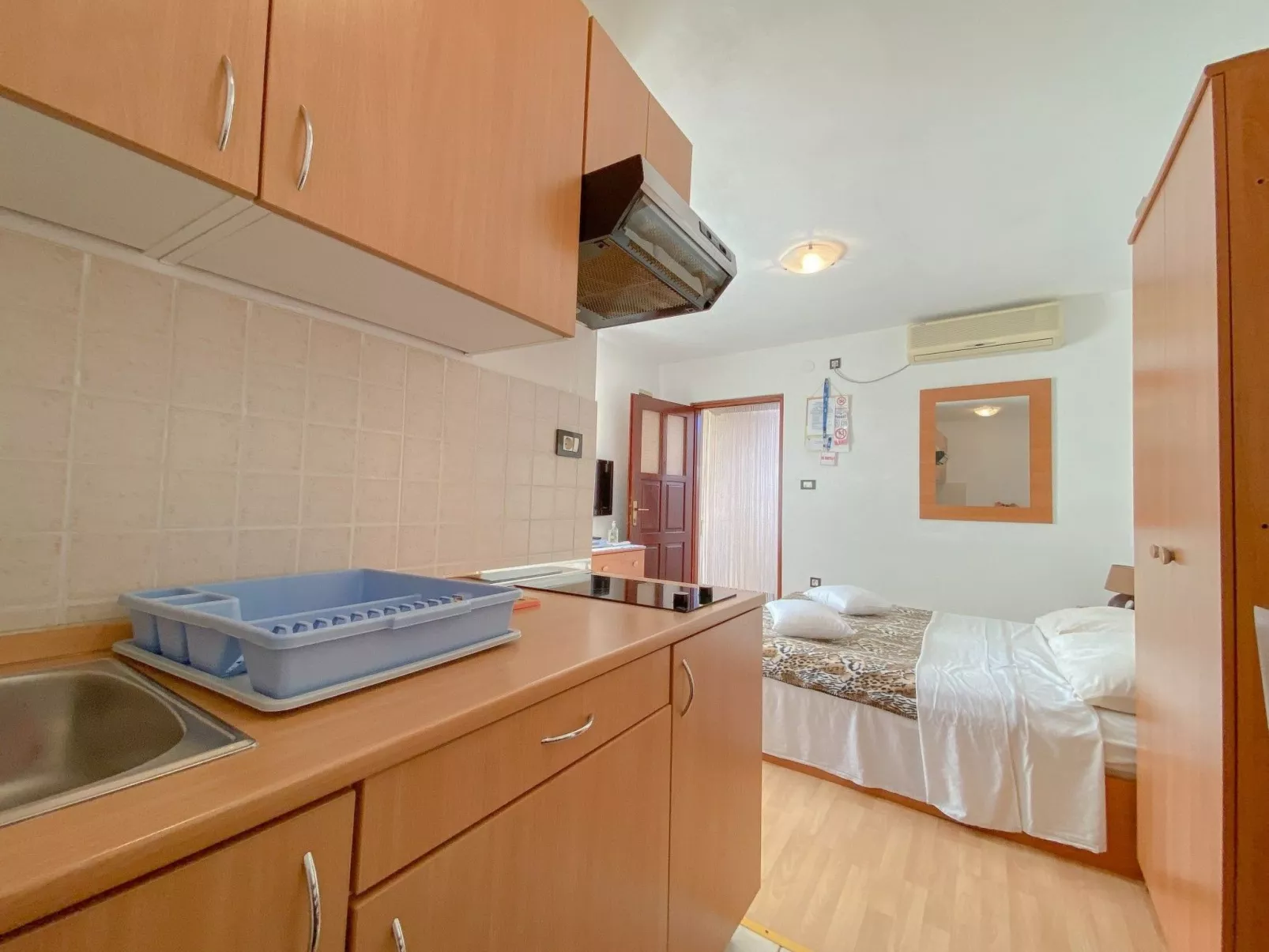 Für 2 Personen ca. 20 m&sup2; in Novigrad, Adriaküste Kroatien (Westküste von I-Binnen