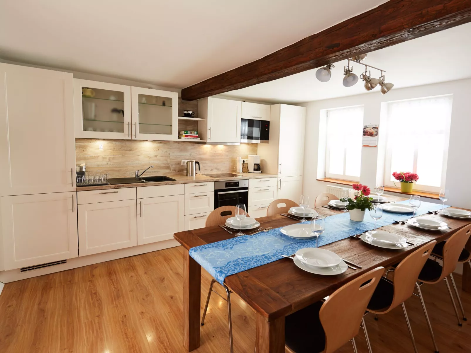 Fachwerkhaus mit Garten, Grill und Terrasse-Binnen