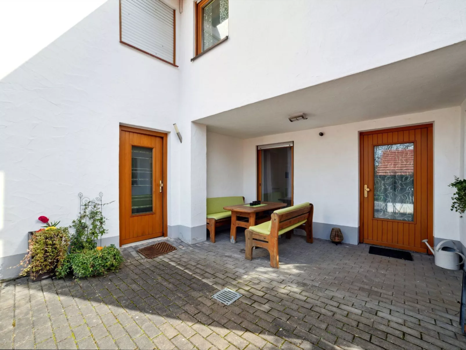 Home of Family-Buiten