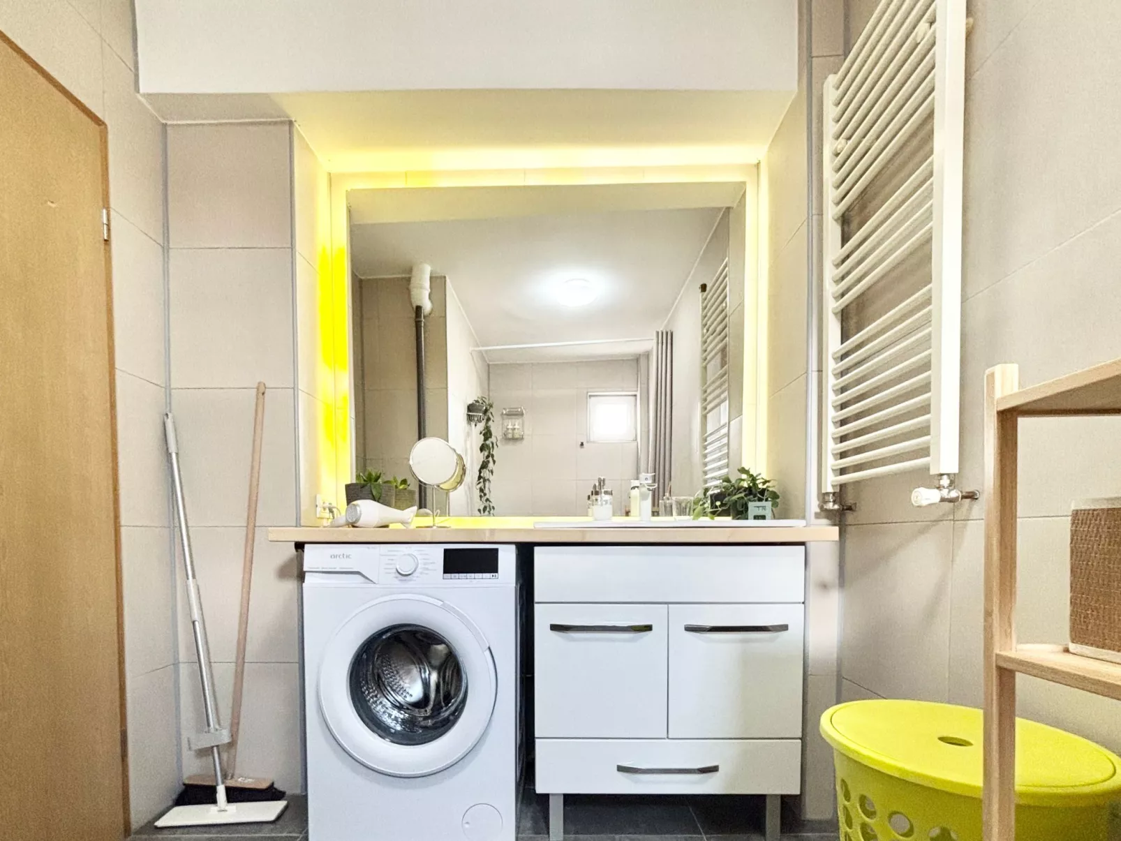 Opera Sunrise zentrale moderne Balkonwohnung-Binnen