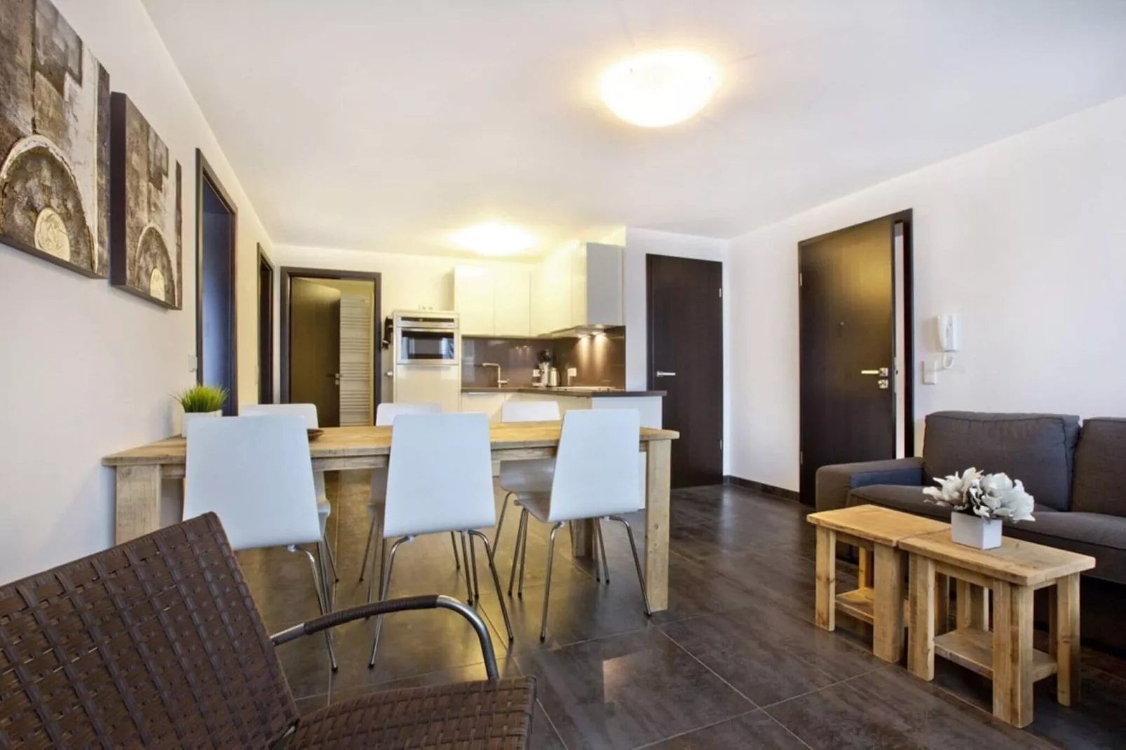 Kristall Apartment B-Eetkamer