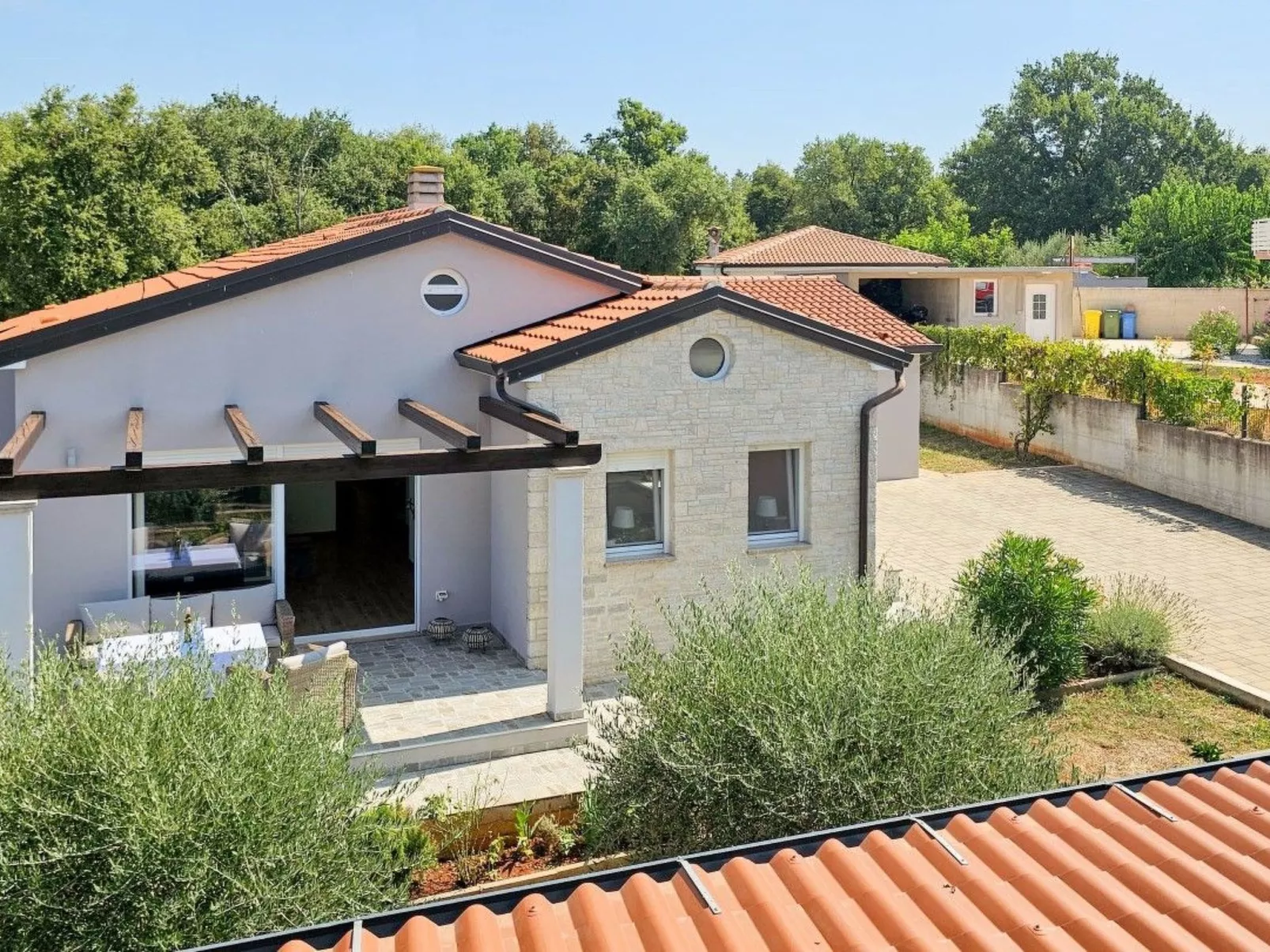 "Villa Pavlovic" mit Garten und Grill-Buiten