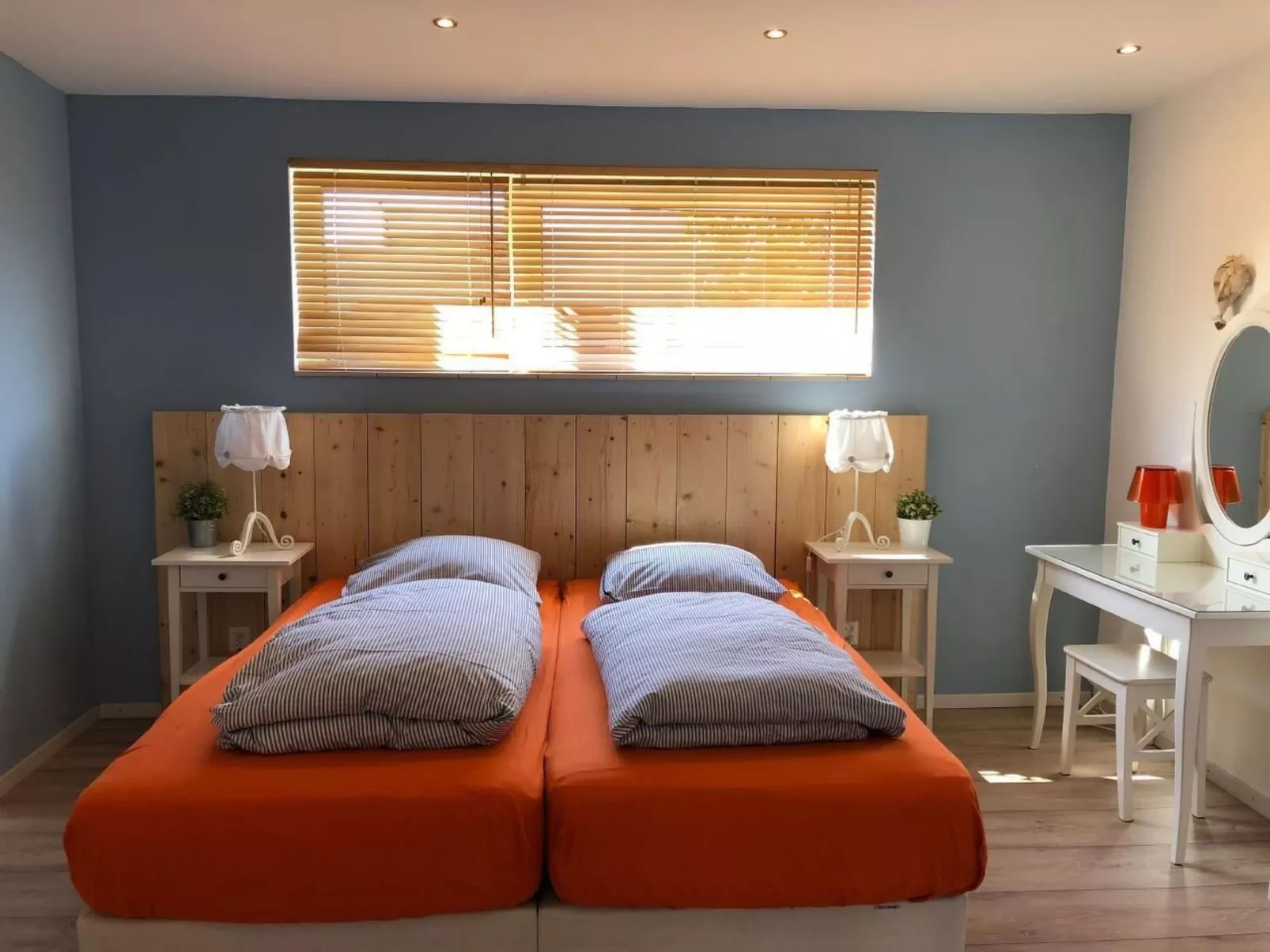 Schönes Ferienhaus Strandopgang in Julianadorp-Binnen