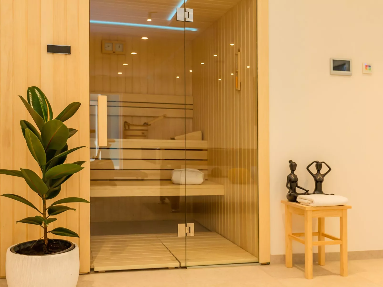 In Dugopolje mit Privatem Pool-Binnen