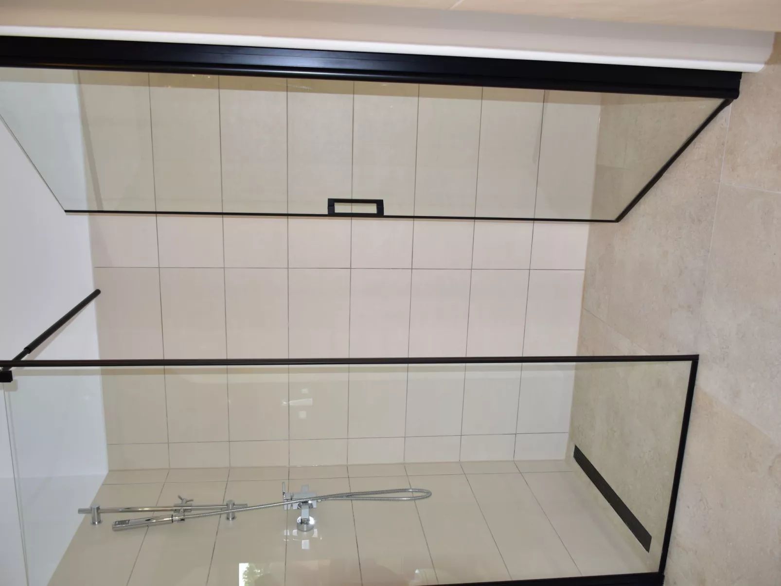 Mit Blick auf das Wasser-Binnen