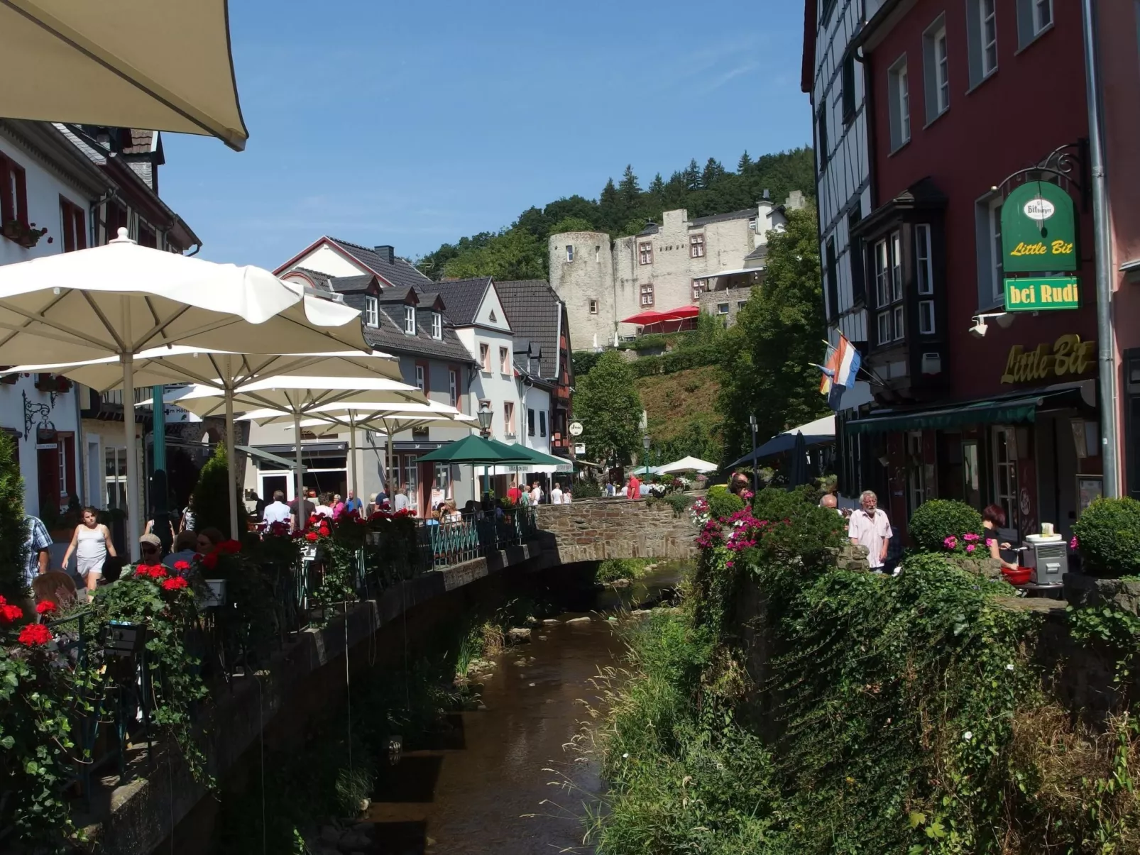 Hochwertige Ferienwohnung mit Terrasse und Garten-Buiten