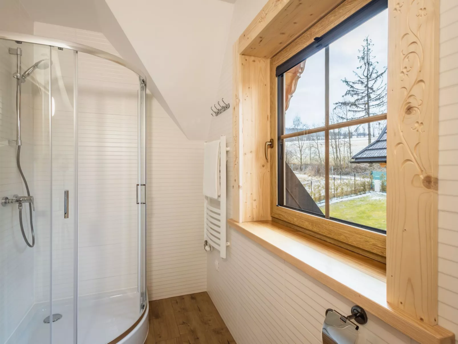 Krokus Tal Dorf unter der Tatra-Binnen