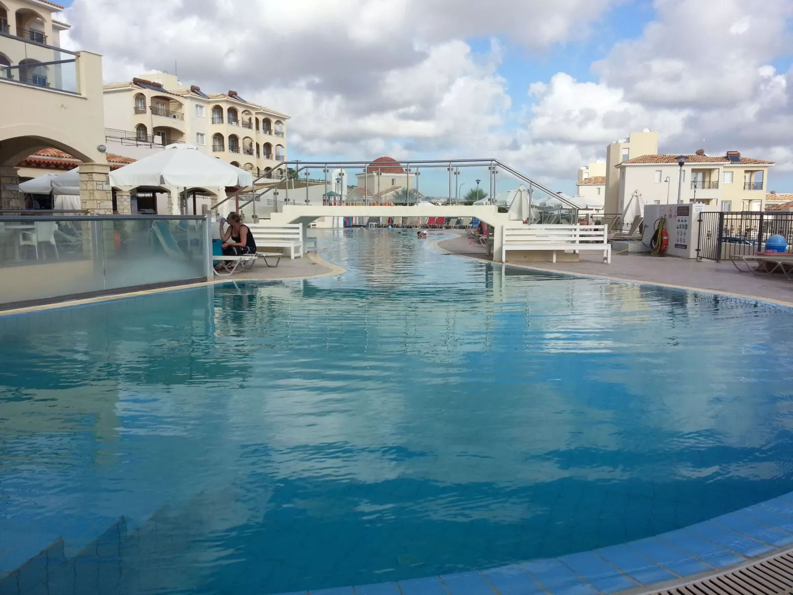 Modernes Ferienhaus mit Pool in Tremithousa-Buiten