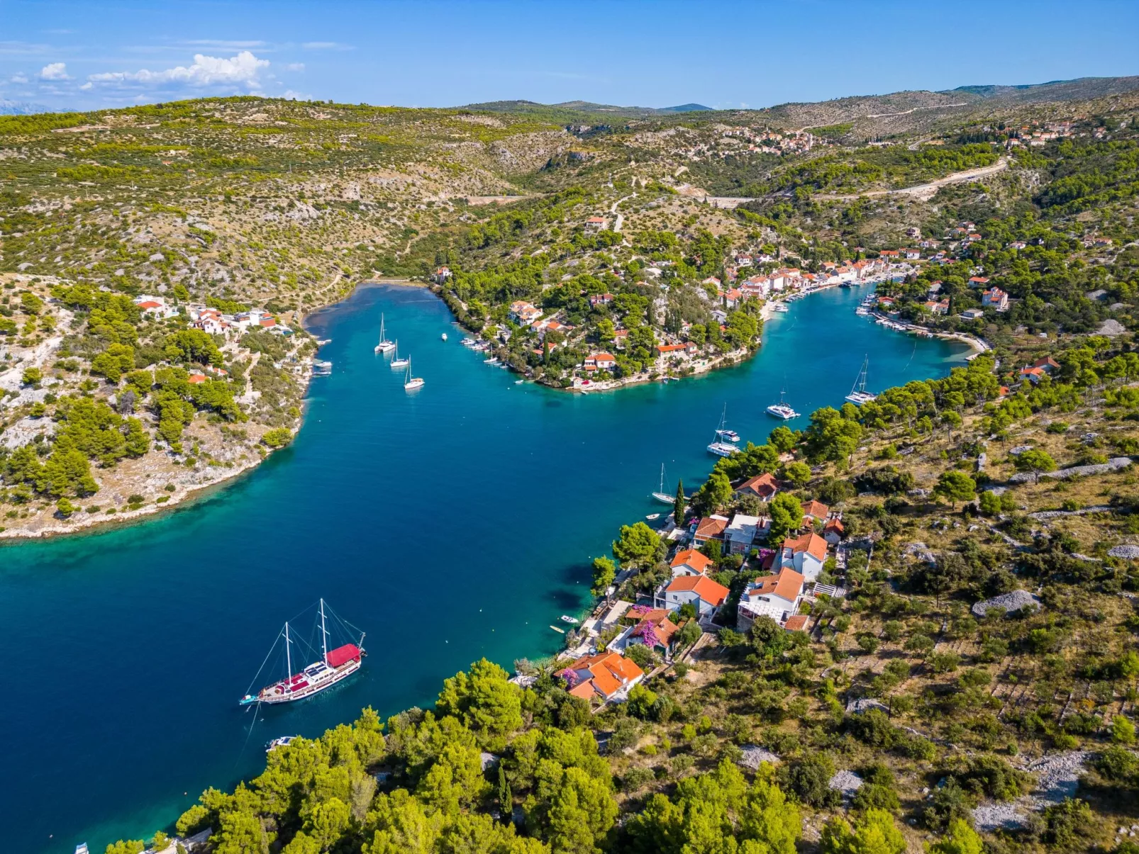 Villa Tudor mit atemberaubender Aussicht-Buiten