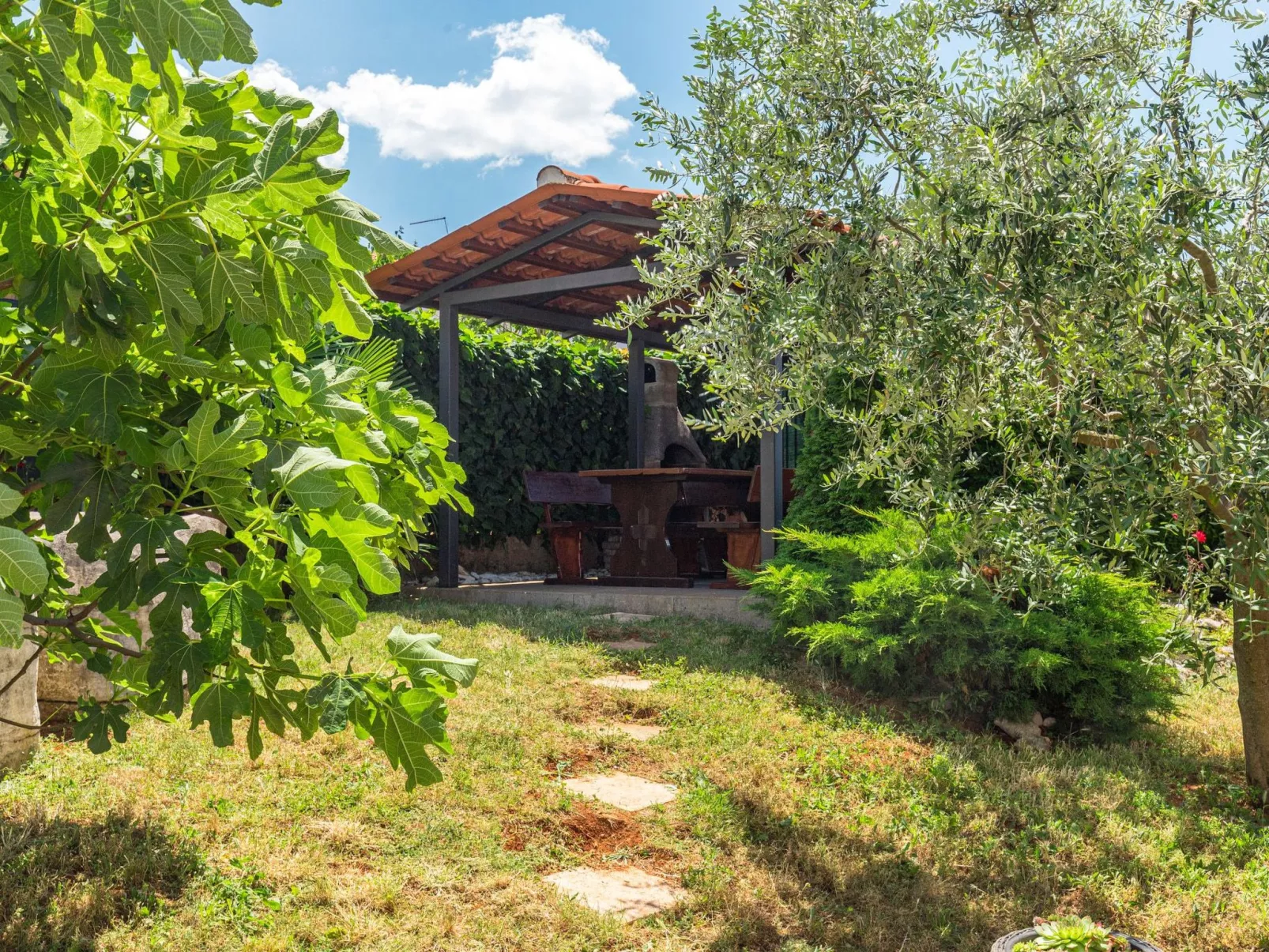 Villa Pinta mit großem Garten-Buiten