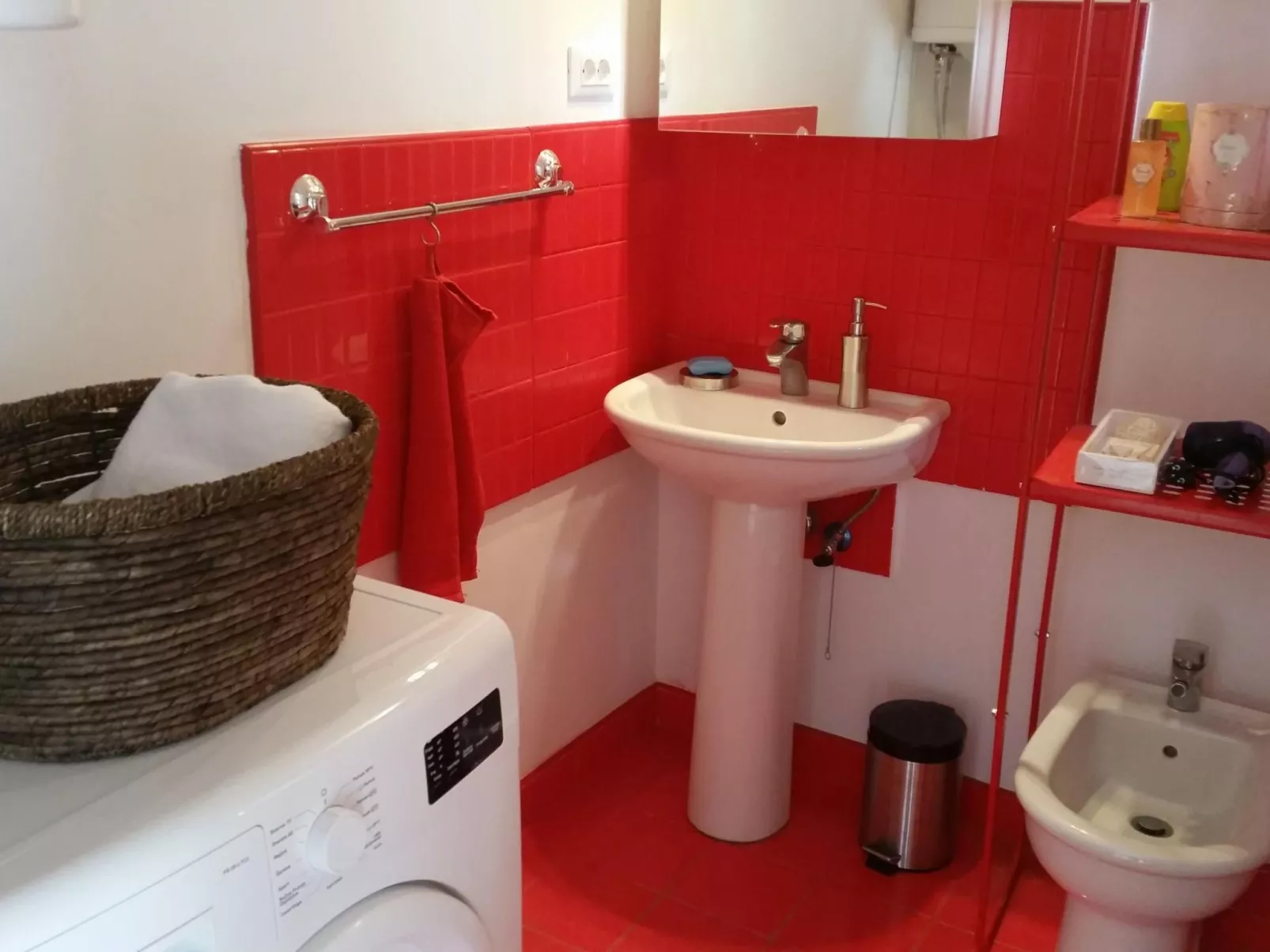 Charmantes Steinhaus mit Pool und Panoramablick-Binnen