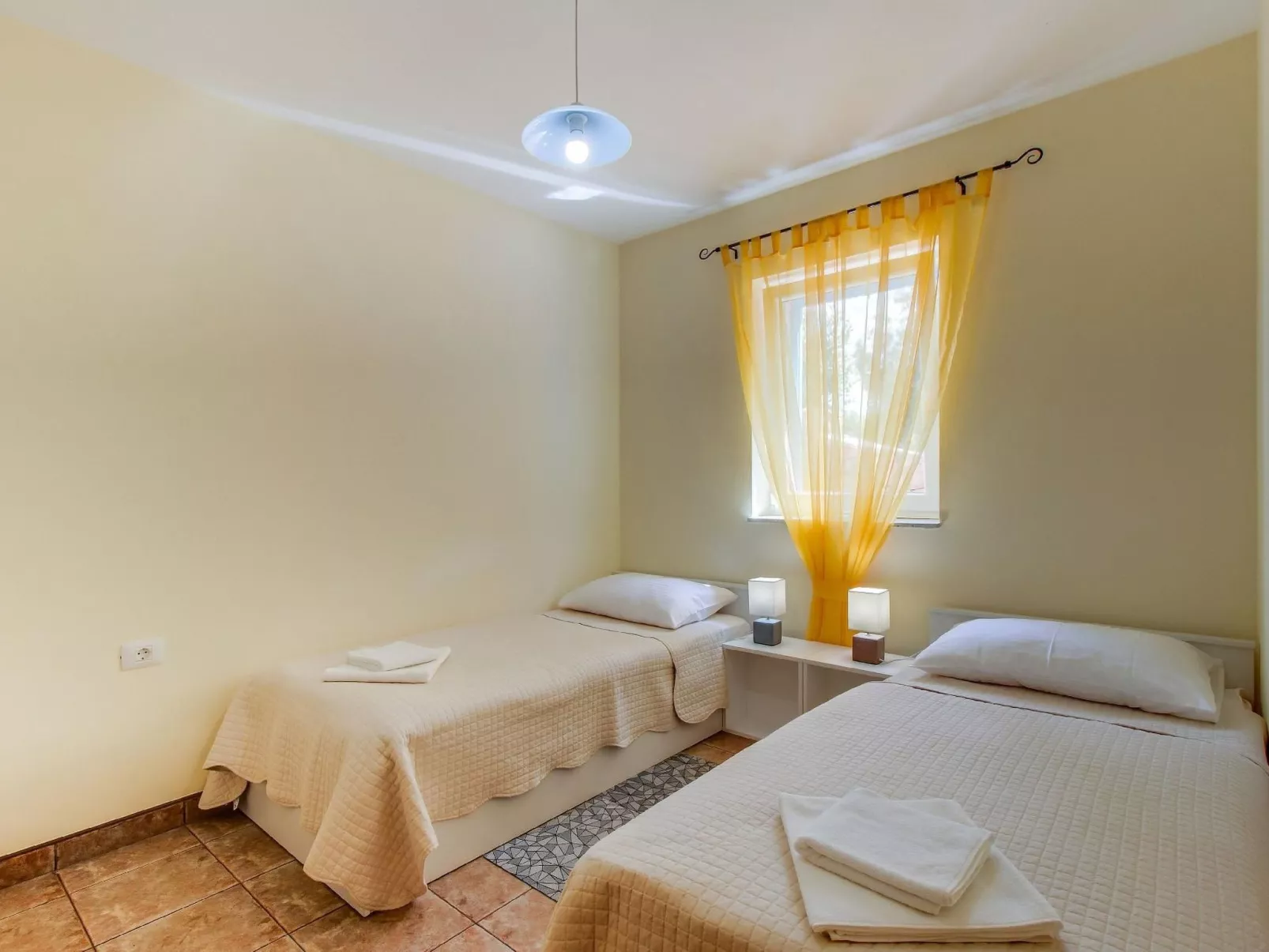 Appartement Casper mit Terrasse, Garten und Grill-Binnen