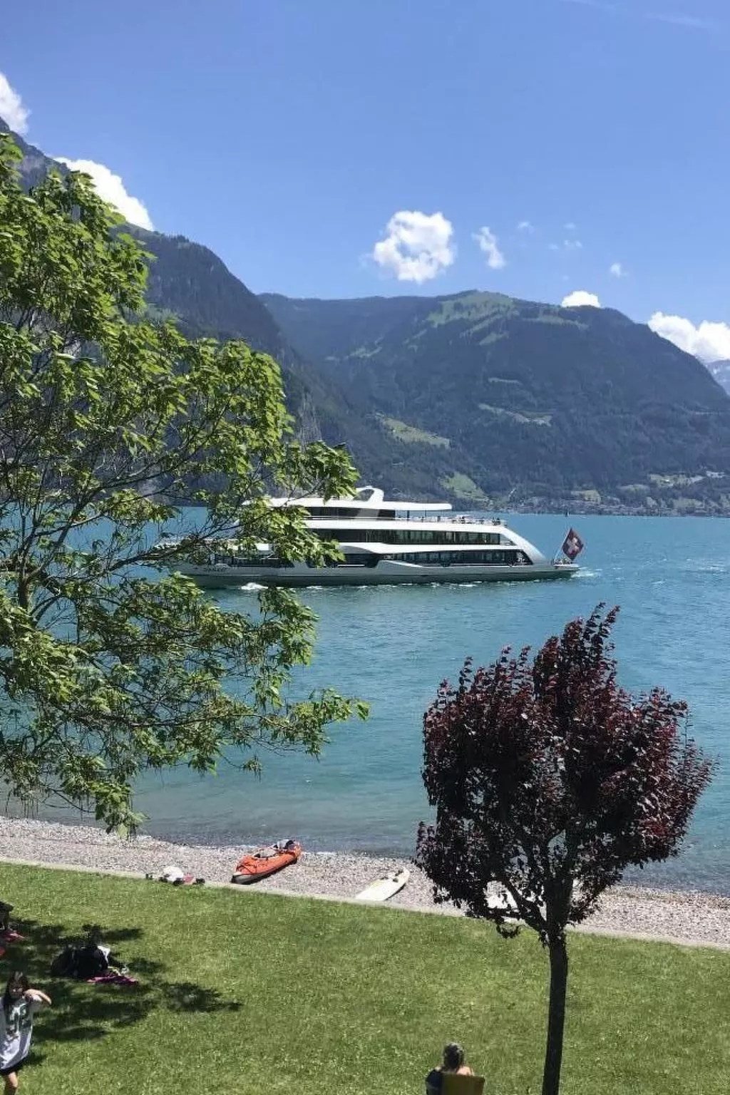 Villa Seelisberg mit Jacuzzi und Panoramablick-Buiten