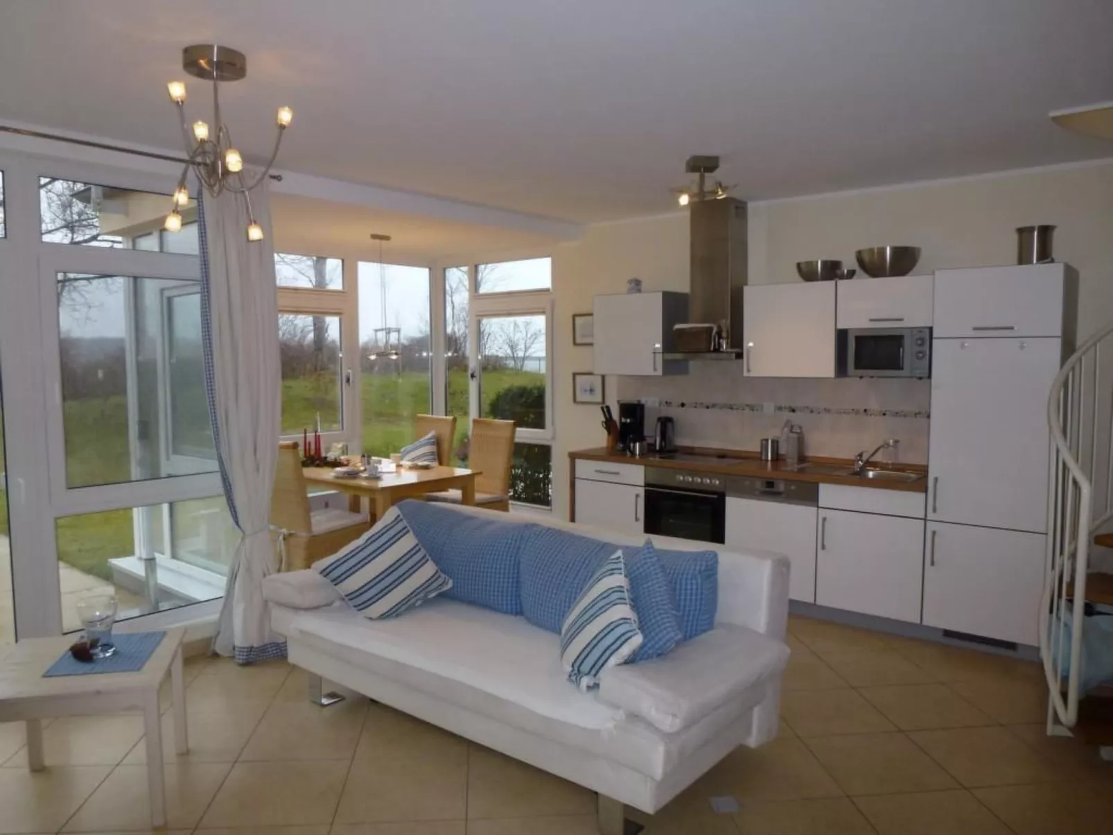 Mit großer Terrasse und herrlicher Aussicht-Binnen