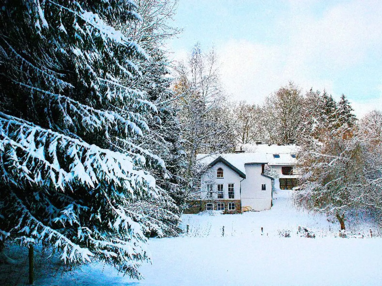 Fachwerkhaus mit Garten, Grill und Terrasse-Buiten