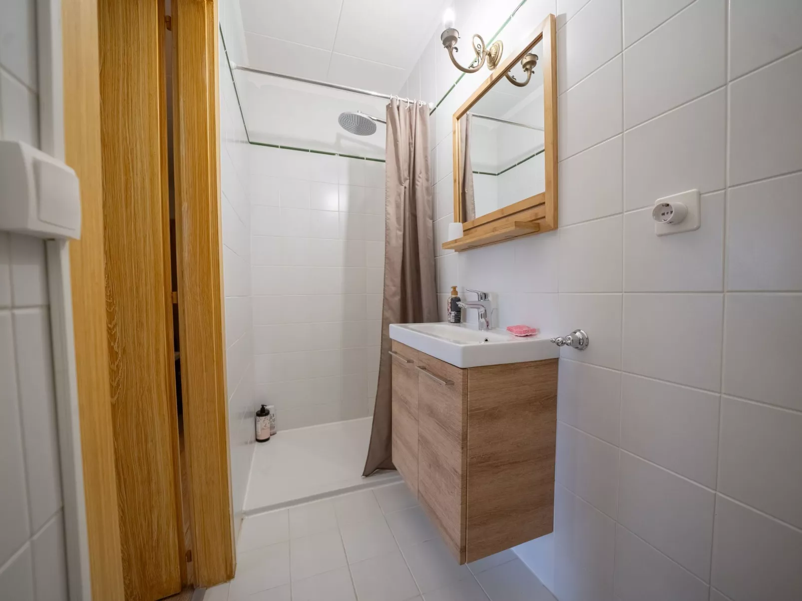 Wohnung mit Blick auf die Berge-Binnen